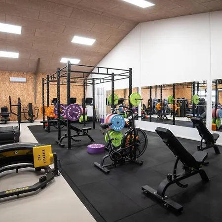 アパート Modern With Pool & Fitness *