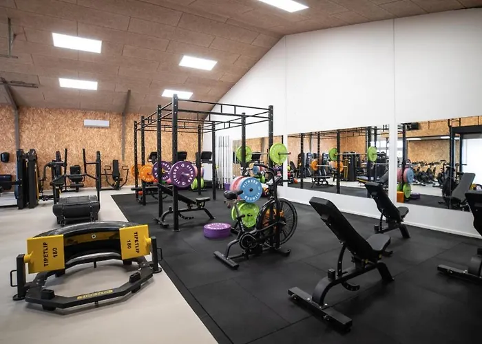 Apartamento Modern With Pool & Fitness *